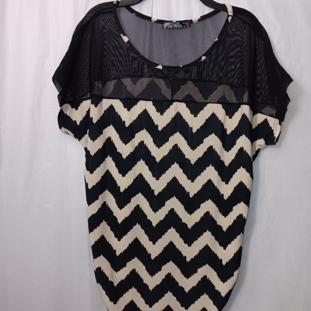 OOH LA LA SHORT SLEEVE PATTERED SHEER UPPER TOP